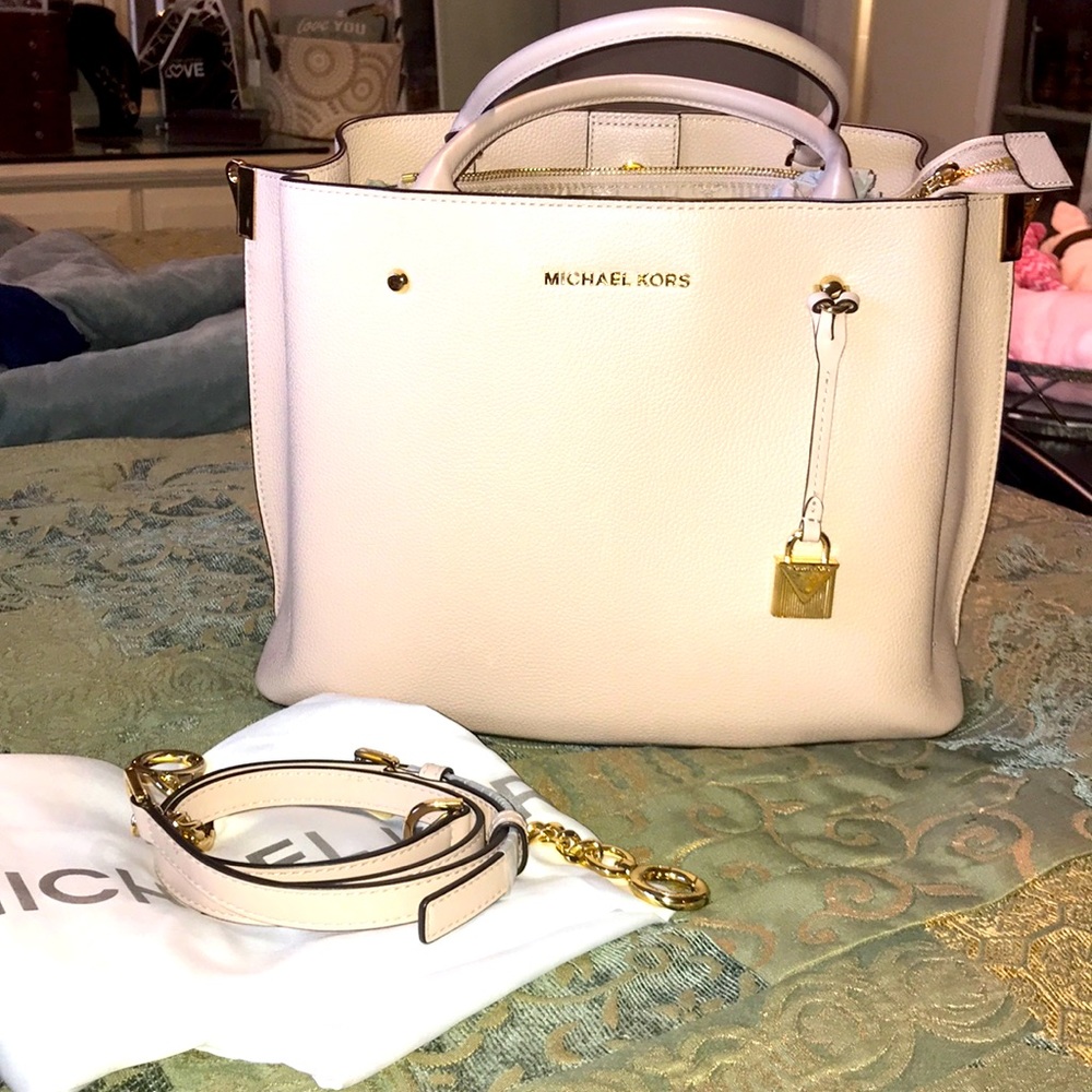 Michael Kors soft pink bag